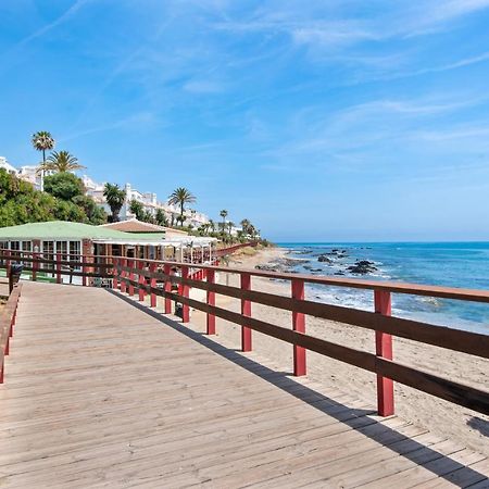 Frontline Beach Apartment Miraflores Sitio de Calahonda Exterior photo