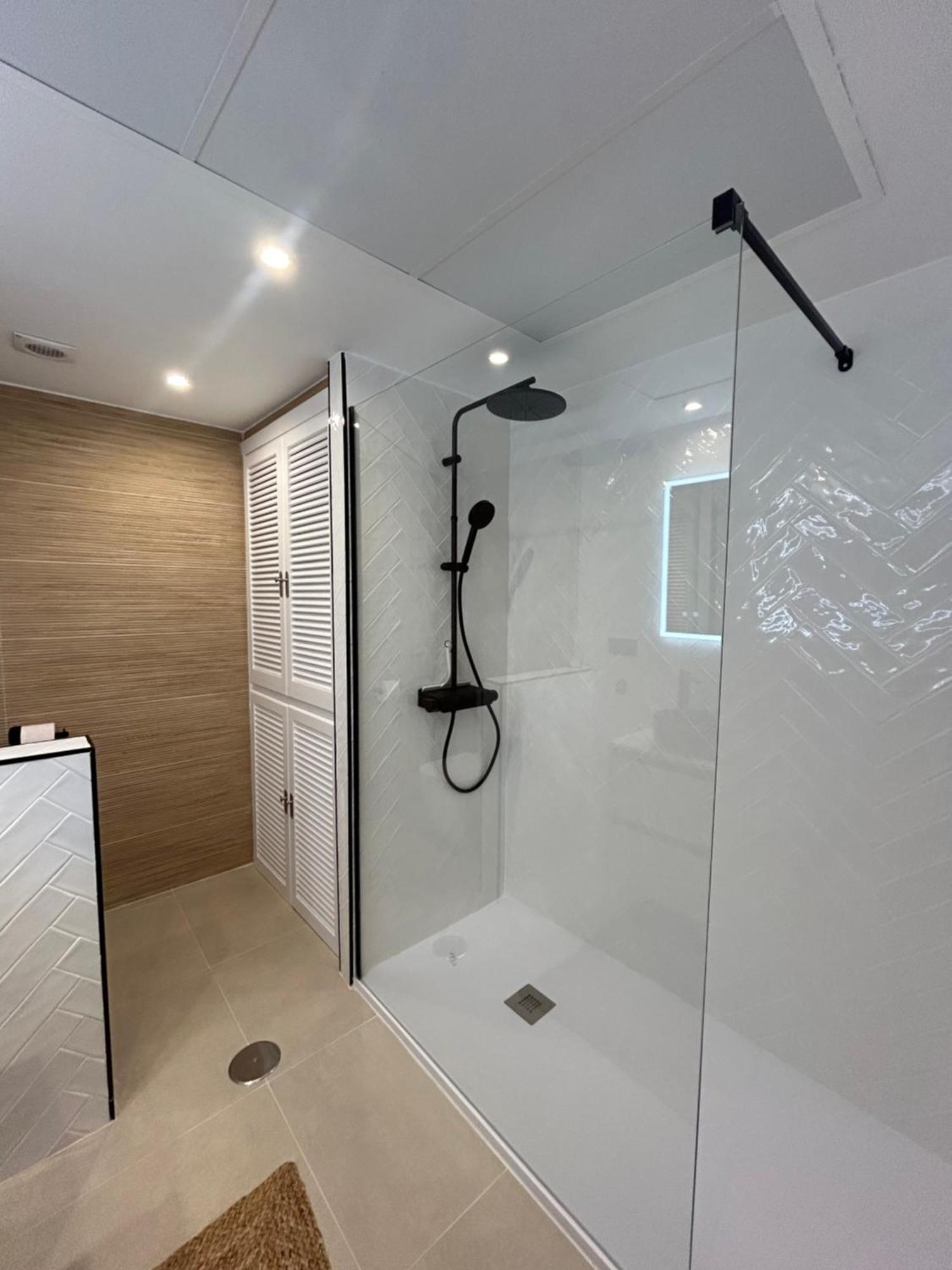 Frontline Beach Apartment Miraflores Sitio de Calahonda Exterior photo